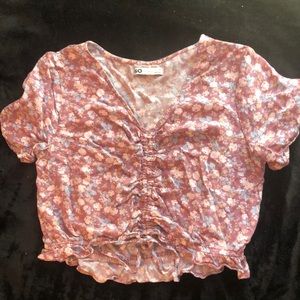 Cute cropped shirt, flower designs, consists of blue and pink colors